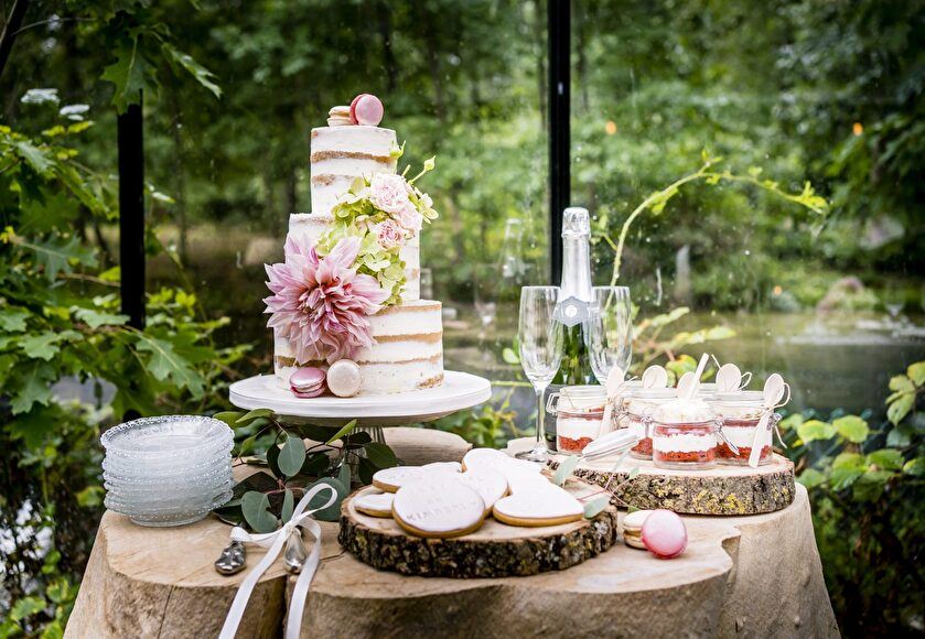 Leverancier trouwlocatie bruidstaarten en sweet tables